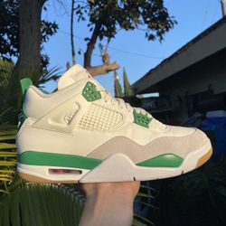Jordan 4 SB Pine Green 