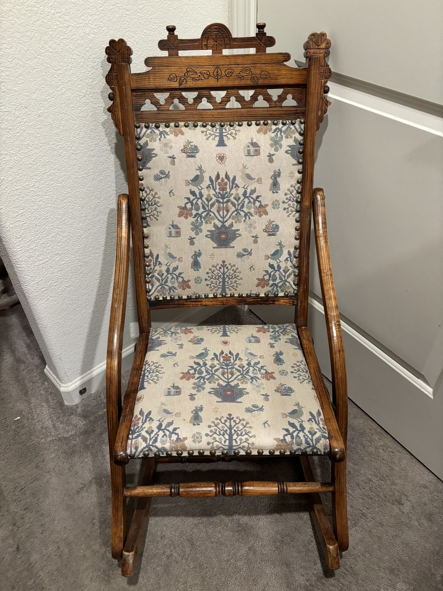 Antique Rocking Chair 