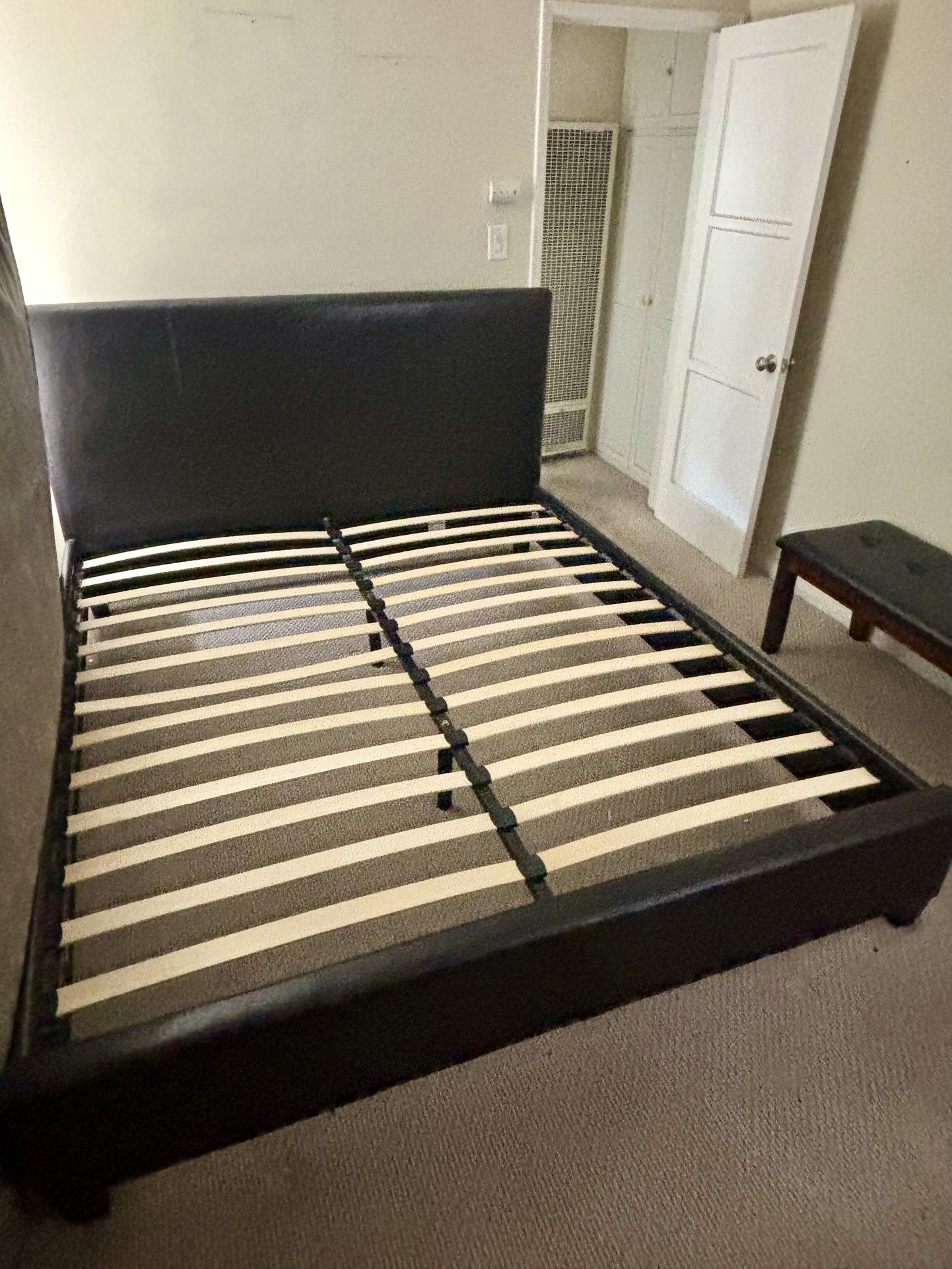 Bedroom Furniture Set. 
