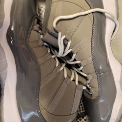 Jordans 11 Retro Gray