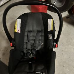 Graco Infant Car Seat With Base 