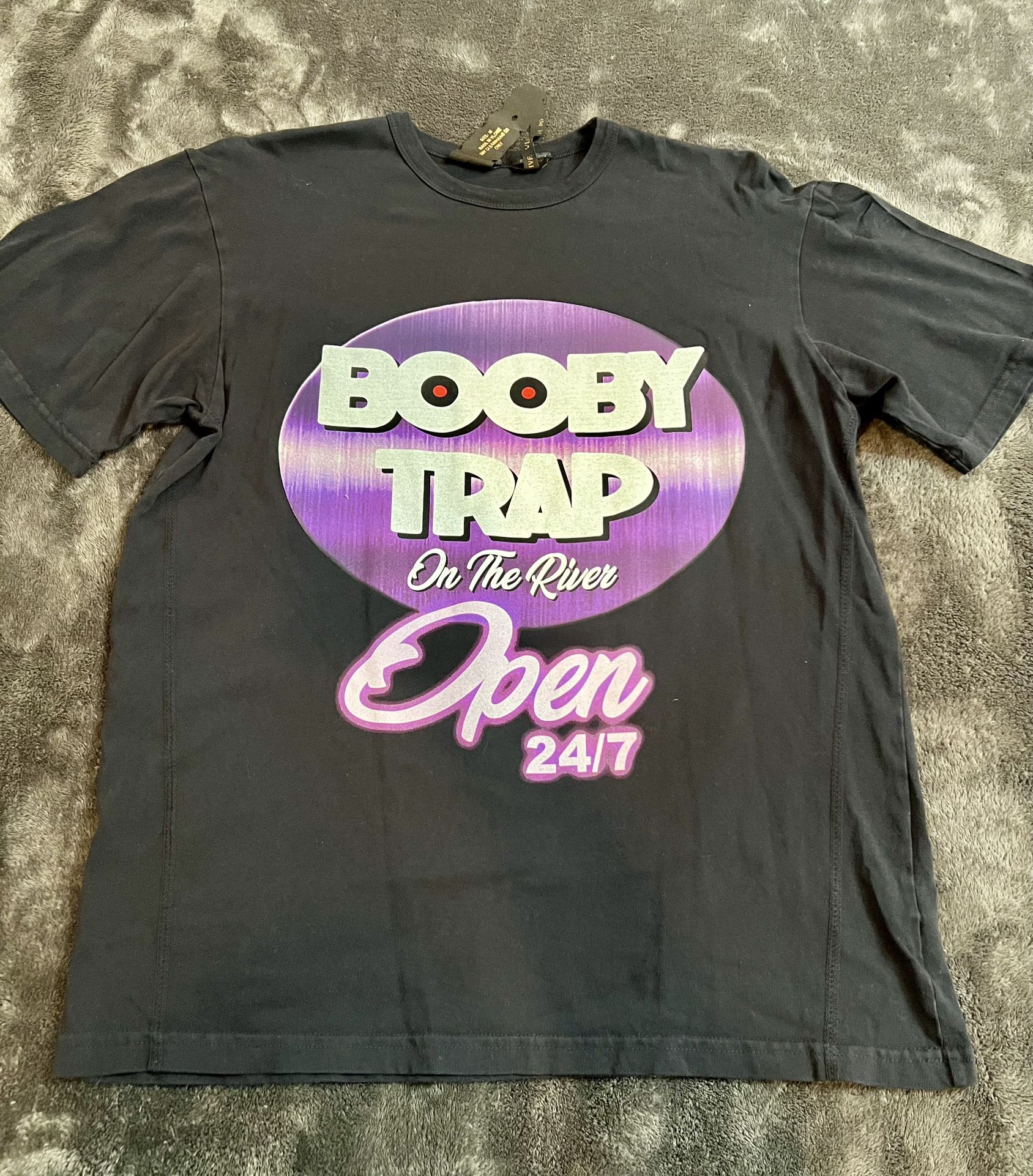 Vlone X Booby trap Miami friends tshirt