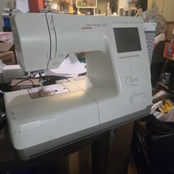 Bernina Bernette 340 Deco Sewing Machine 