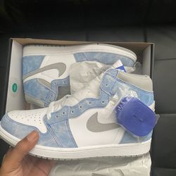 Jordan 1 HyperRoyal Sz 11 Ds