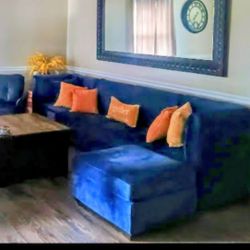 Almost New 4 Seat And Ottoman Set