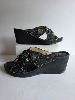 Atalina Women's Black Wedge Shoes Embellished Floral Cut Out Design Size 9 (41)