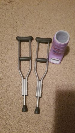 American Girl doll crutches and cast
