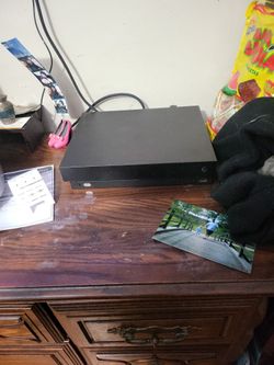 Xbox 1x 1tb With A Bunch Of Games And Controller