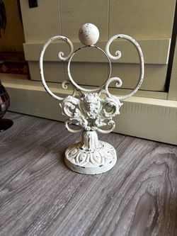 Vintage iron fingertip towel holder