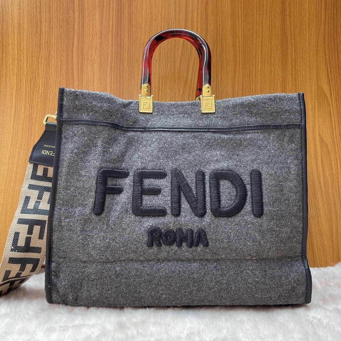 FENDI Sunshine Tote Bag Medium Preowned 