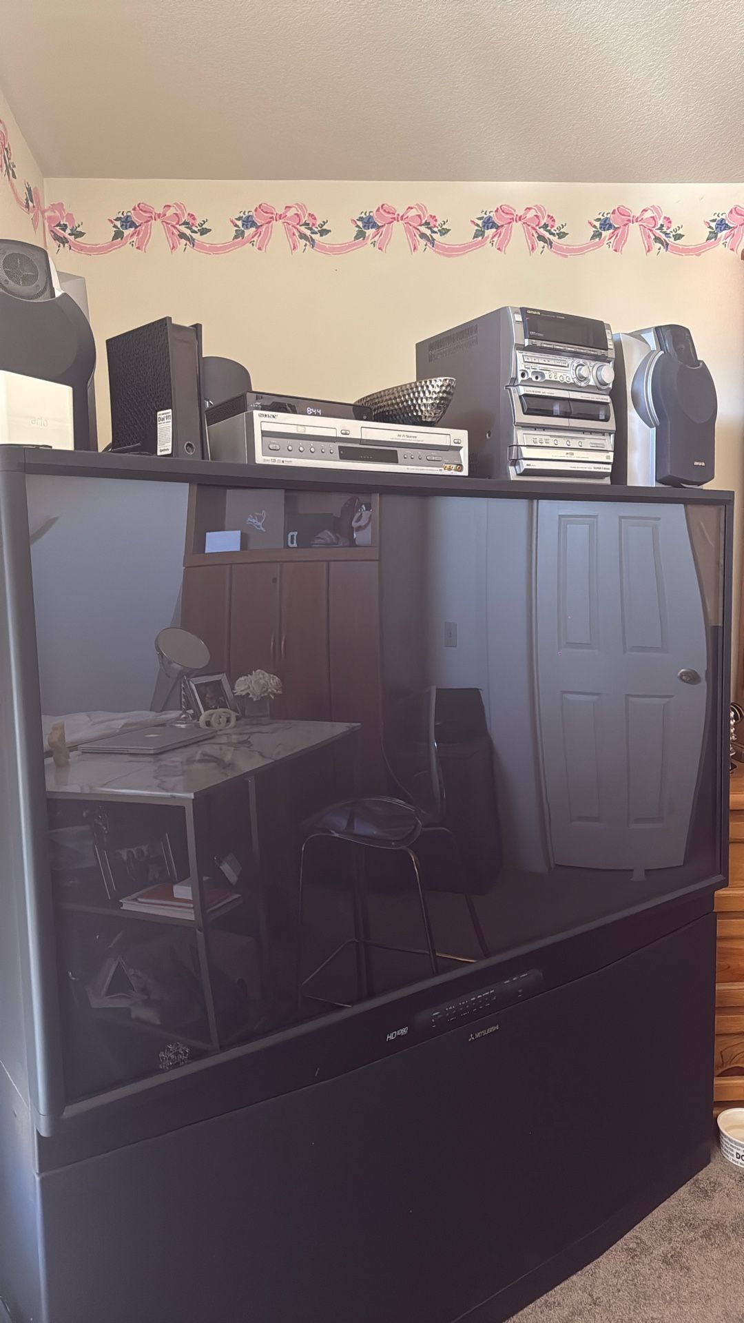 Stereo and vintage Big Screen TV (65”)