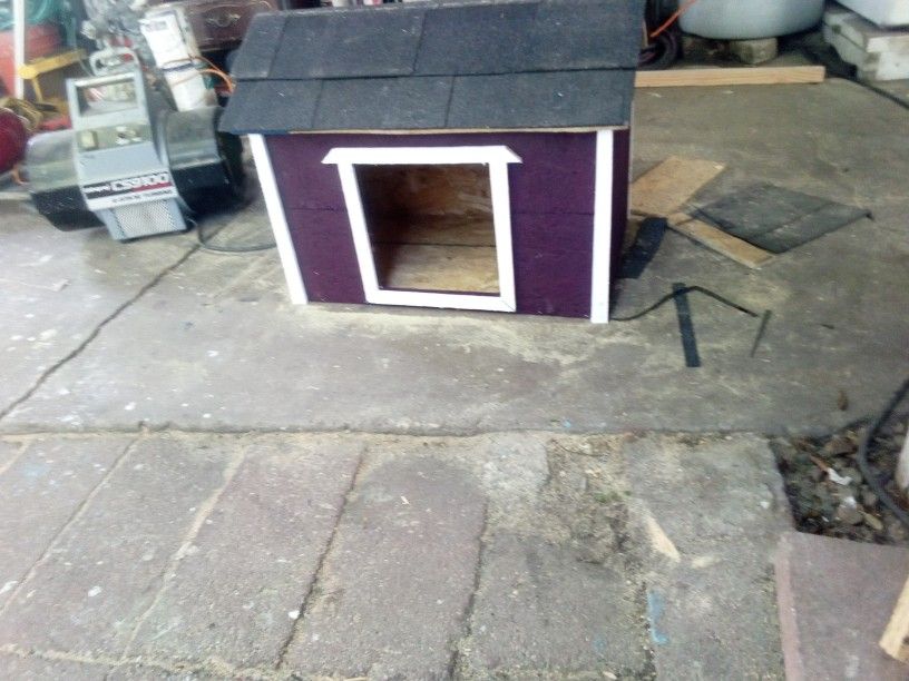 Small Dog /Cat House