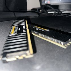 32GB RAM (2x16GB) Corsair Vengeance DDR4 DRAM 2400MHz