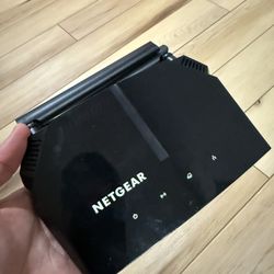 Netgear R6120 AC1200 dual-band Wi-Fi router
