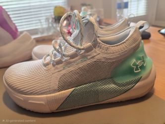 Under Armour Phantom Golf Shoes – Size 8 (Like New)