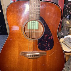 Yamaha FG800