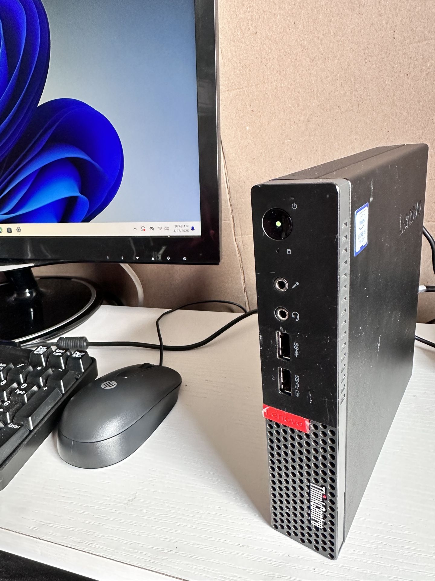 Lenovo ThinkCentre M710q i5 7th gen, 8GB, 256GB SSD w11 AC adapter