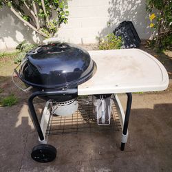 WEBER PERFORMER CHARCOAL BBQ