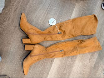 Women’s shoe size 6