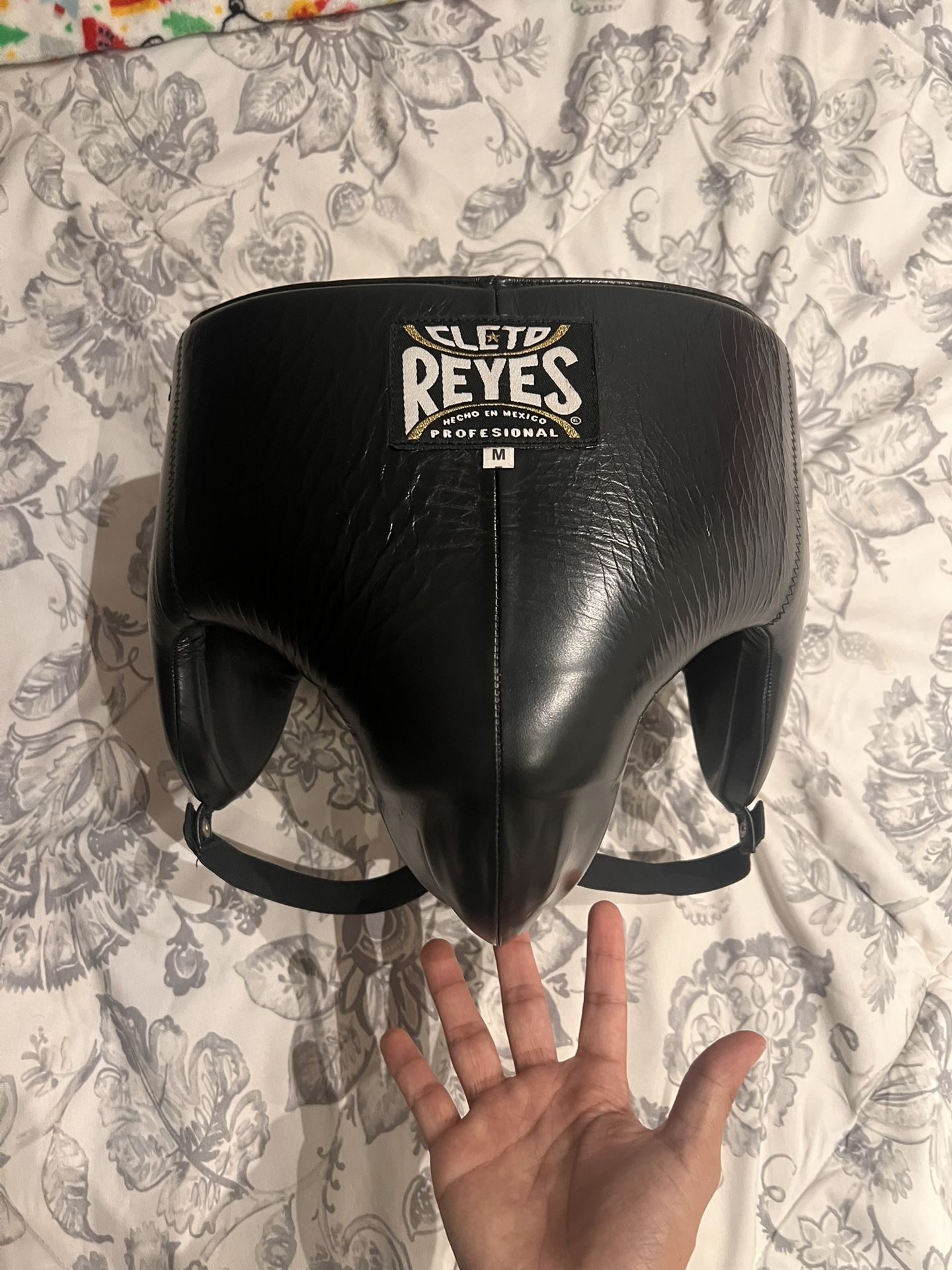 Cleto reyes boxing groin guard ( kidney protector