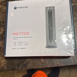 Motorola Cable Modem Plus Router 