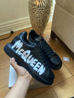 Alexander McQueen graffiti