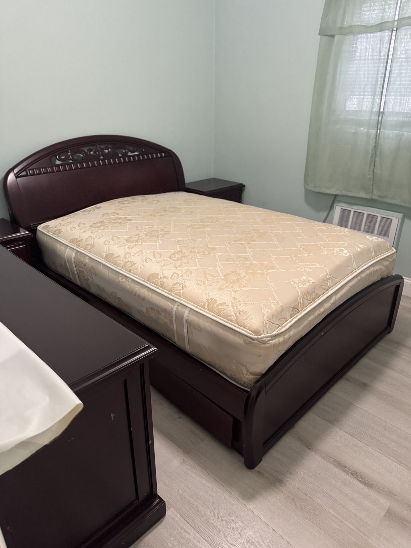 Bed Set With Dresser And Nightstands 