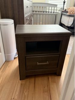 nightstand $25