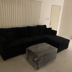 💥 New Black Sectionals With Free Ottoman (happy Costumer)