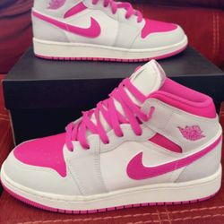 Jordan tennis shoes, women's size 6 