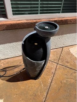 Garden water fountain