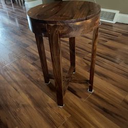 Classic Round Accent Table