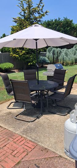 Patio table n chairs n umbrella with stand