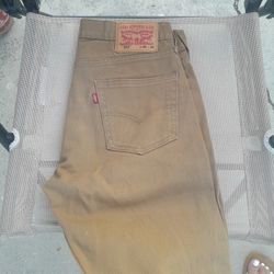 Levi Size 30×30