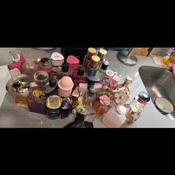 28 PC Perfume Set (Used)