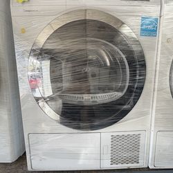 🔥 Blomberg Ductless Electric Dryer – Energy Star – $400 🔥