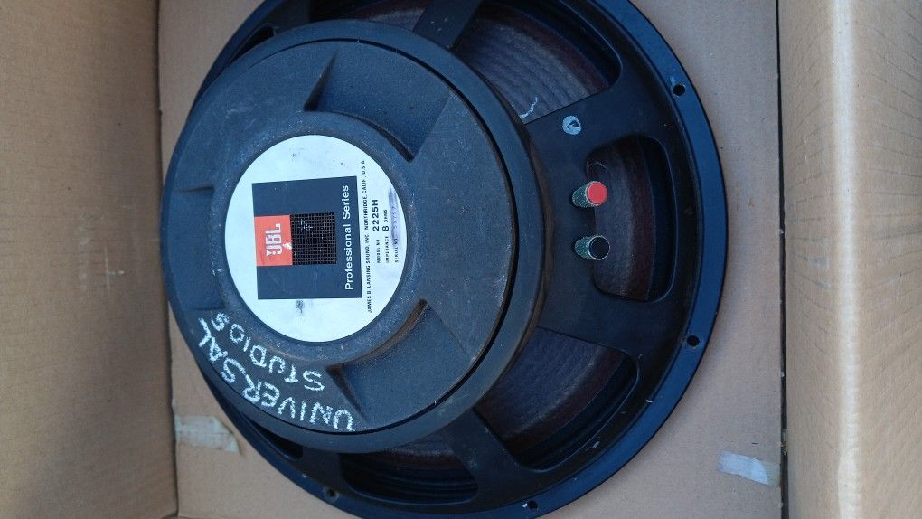 JBL C8R 2225 Speaker