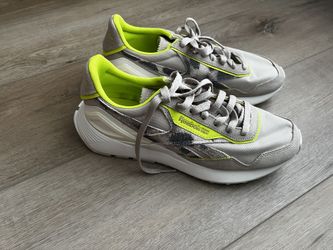Reebok Adult SZ 8