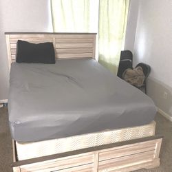 Queen Bedroom Set 