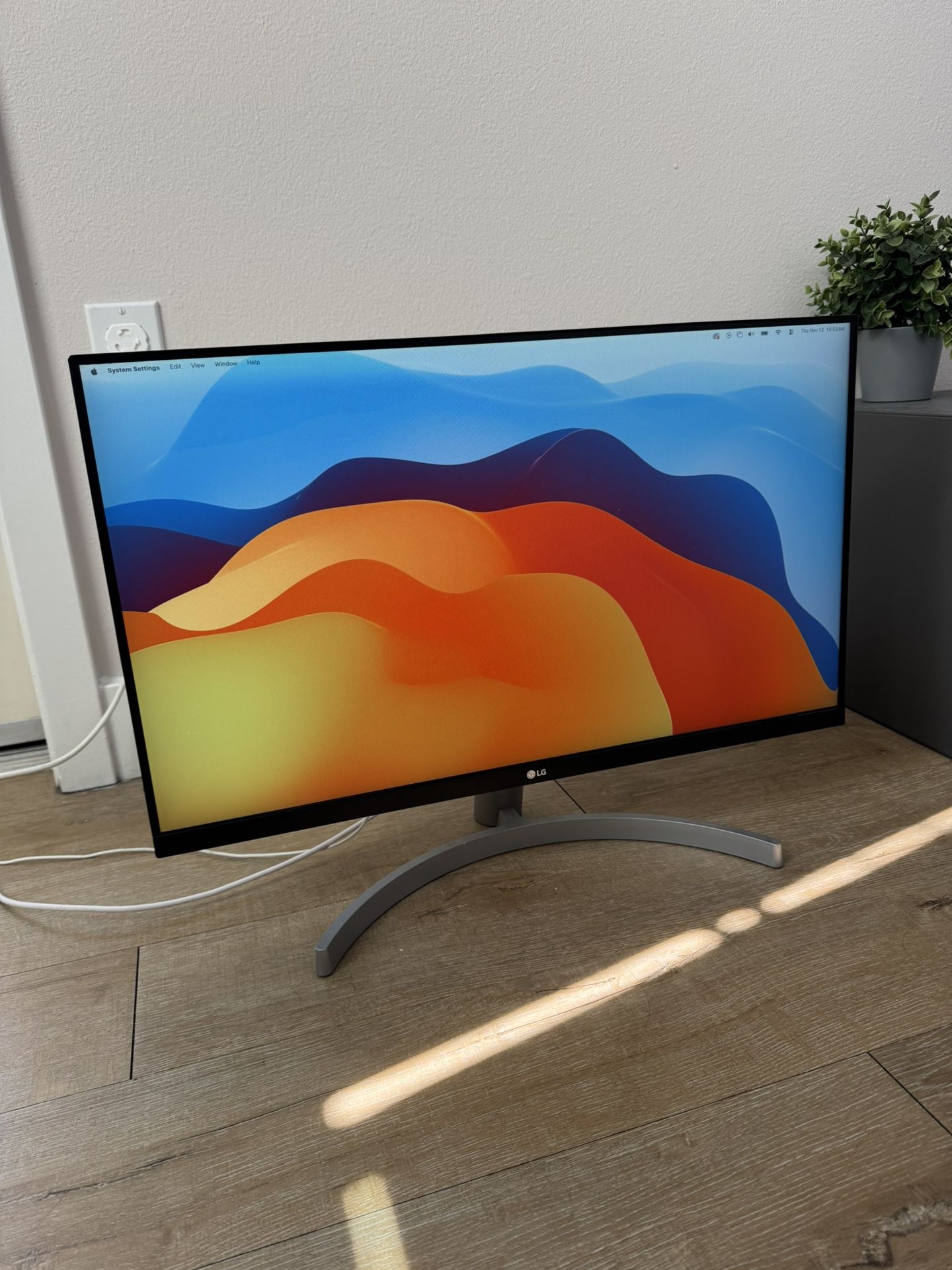 LG Monitor 27” FHD IPS Model 27MN60T