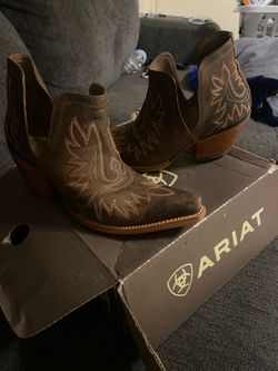 Women’s ariat boots size 11