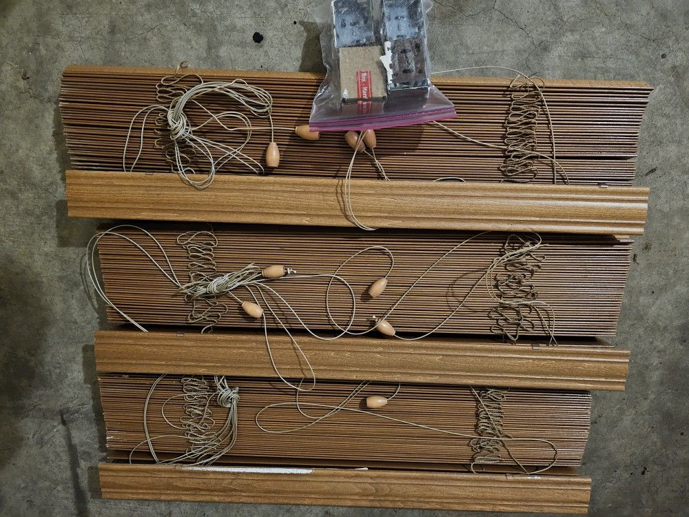 Wood Blinds With Hardware