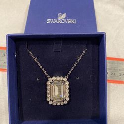 SWAROVSKI Pendant Necklace