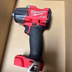 Used M18 FUEL Gen-2 18V Lithium-Ion Brushless Cordless Mid Torque 1/2 in. Impact Wrench w/Friction Ring (Tool-Only)