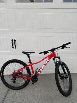 TREK MARLIN 5 GEN 3 BIKE SMALL FRAME