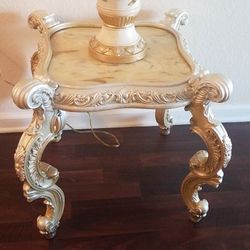 Beautiful vintage living room tables set
