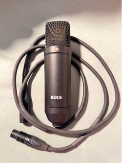 Rode NT1 microphone + live premium cable