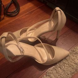 Women’s 8 1/2 Beige High Heels 