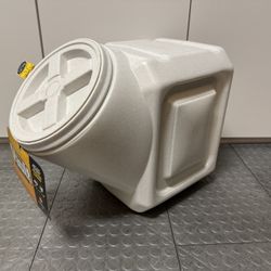 Gamma2 Vittles Vault Pet Food Stackable Storage Container