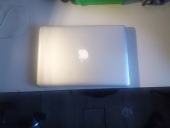 Apple MacBook Pro Laptop-Silver